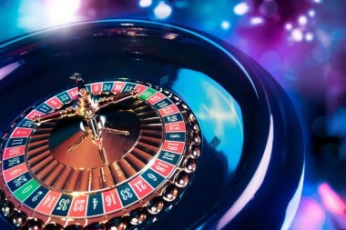 Dealer revealing cards and results Live baccarat dealer showing cards